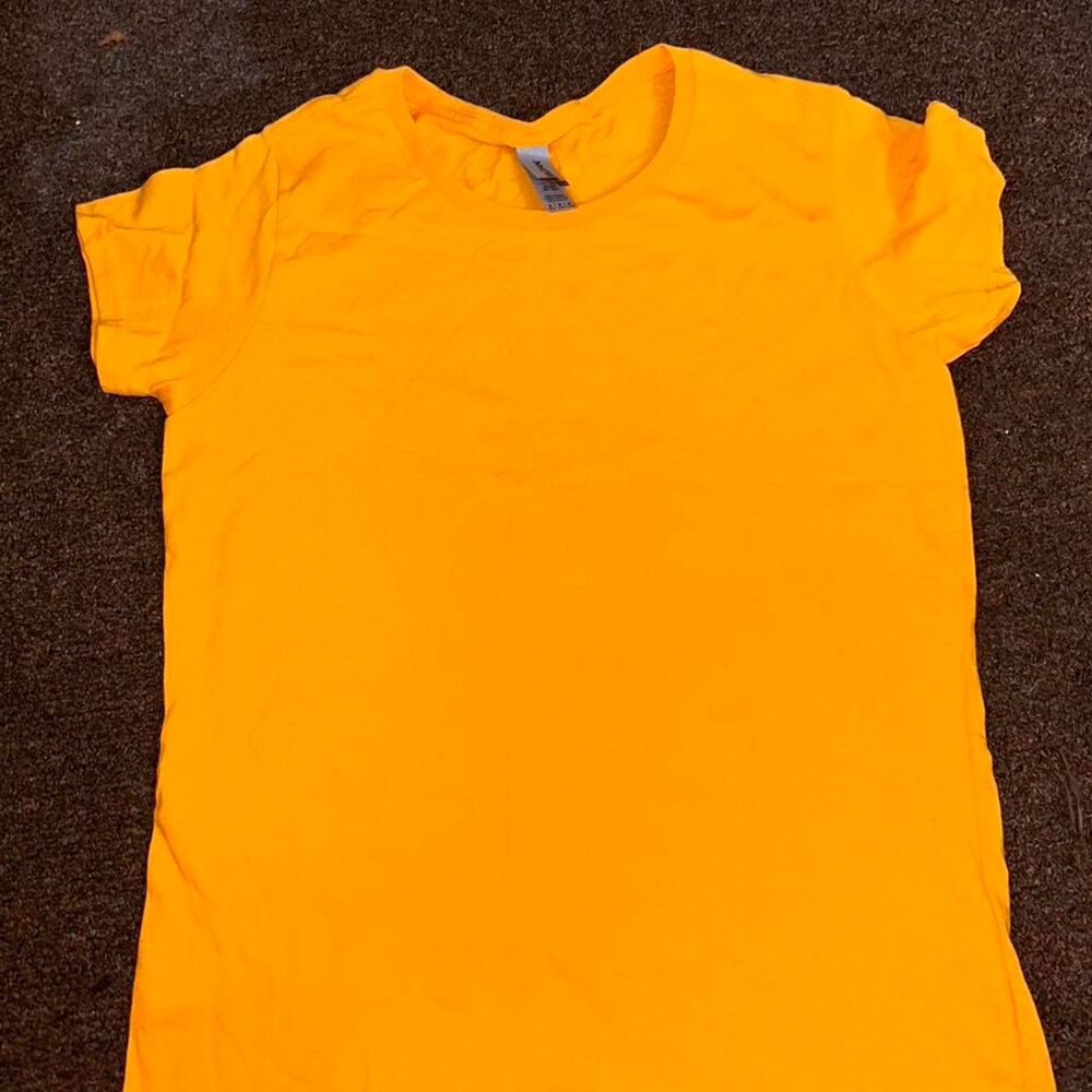 Gildan Women's Yellow and Orange T-shirt